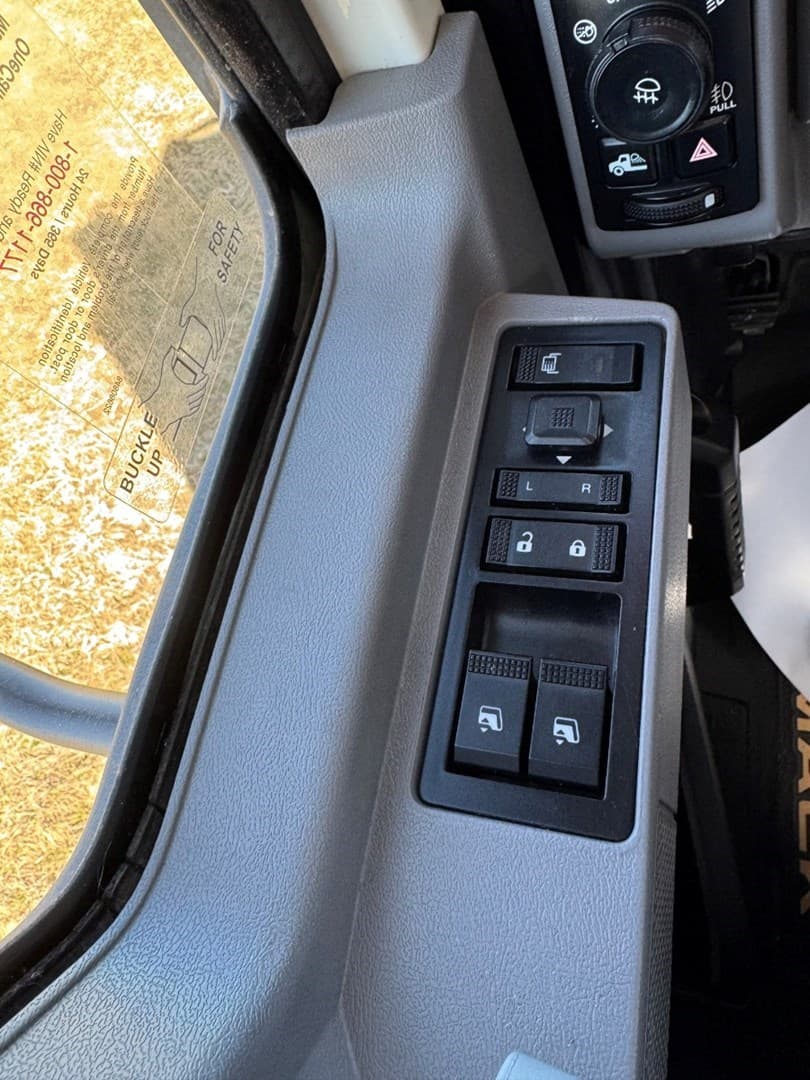 2021 Mack Anthem Daycab — photo 13