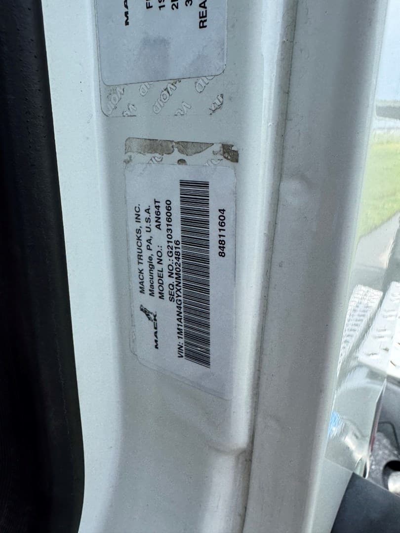 2022 MACK AN64T - USED TRUCKS DAY CAB — photo 18