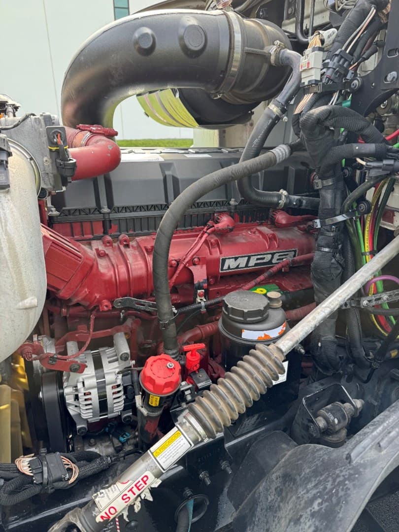 2022 MACK AN64T - USED TRUCKS DAY CAB — photo 9