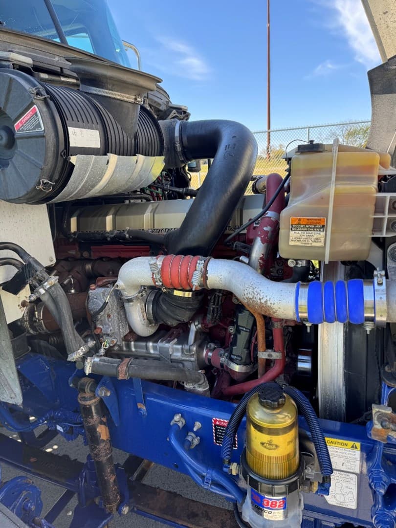 2017 MACK CXU613 - USED TRUCKS DAY CAB — photo 10