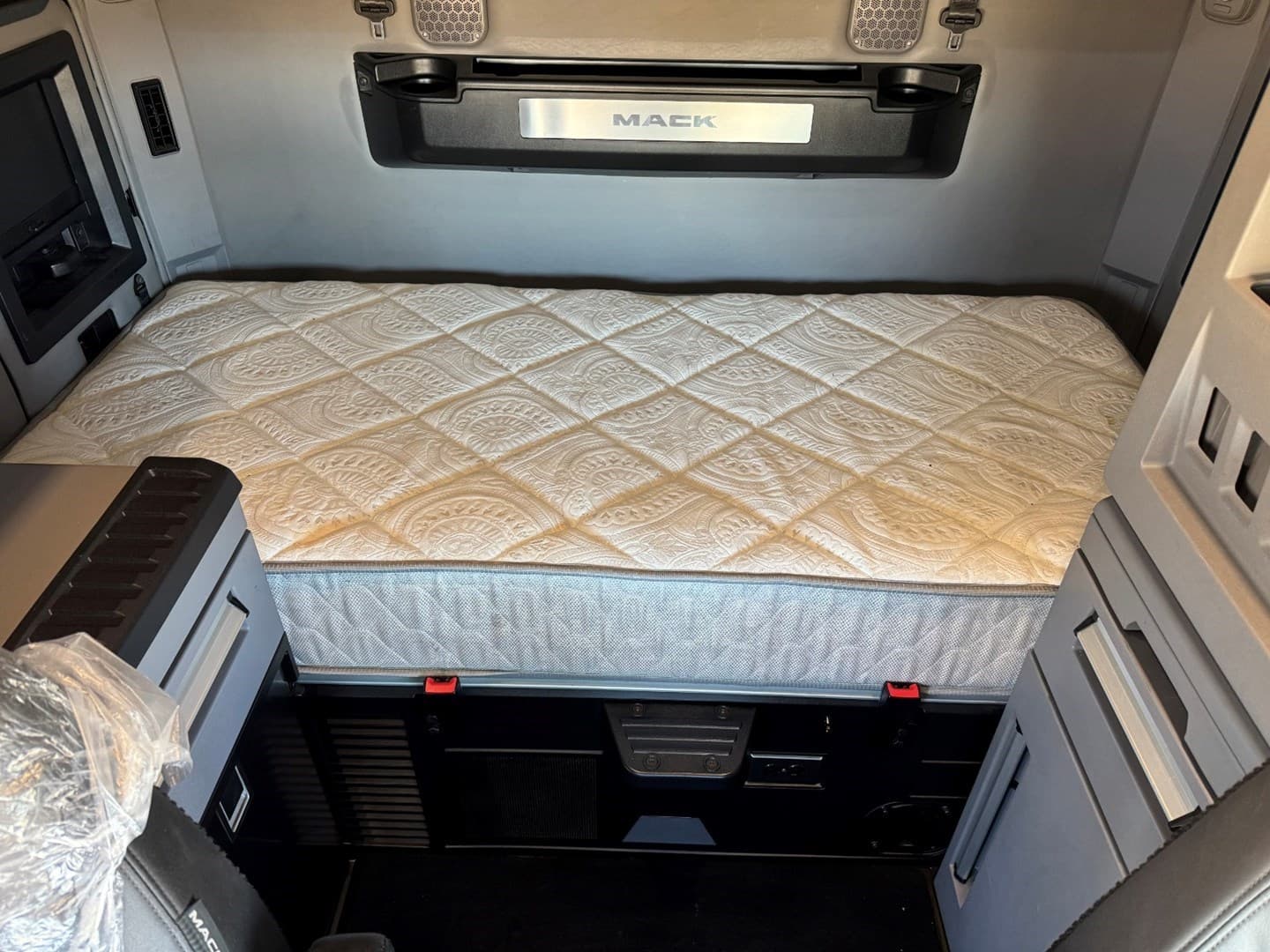 2020 MACK AN64T - USED TRUCKS SLEEPER — photo 18