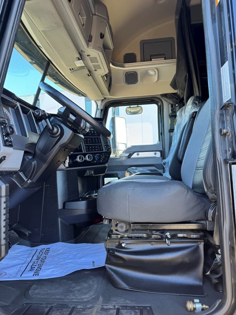 2020 MACK AN64T - USED TRUCKS SLEEPER — photo 12