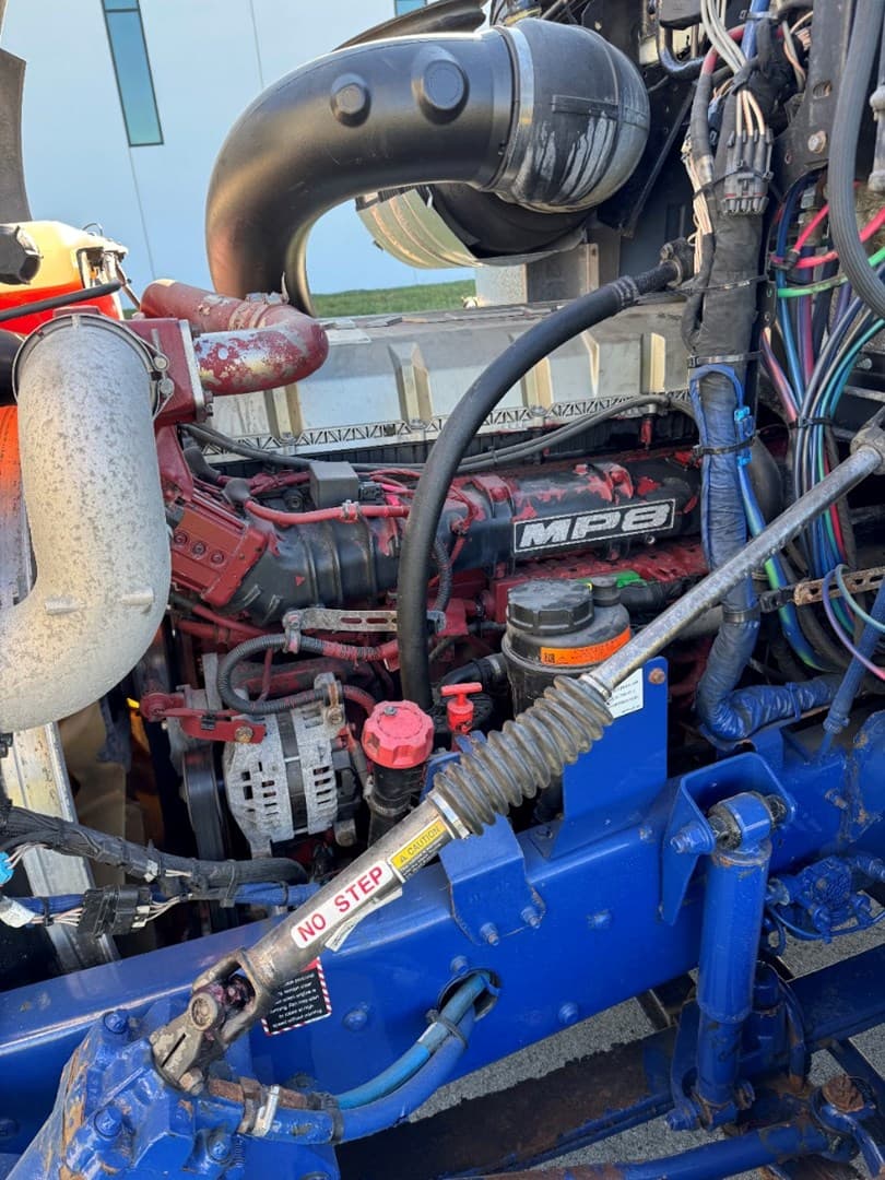 2016 Mack Day Cab — photo 9