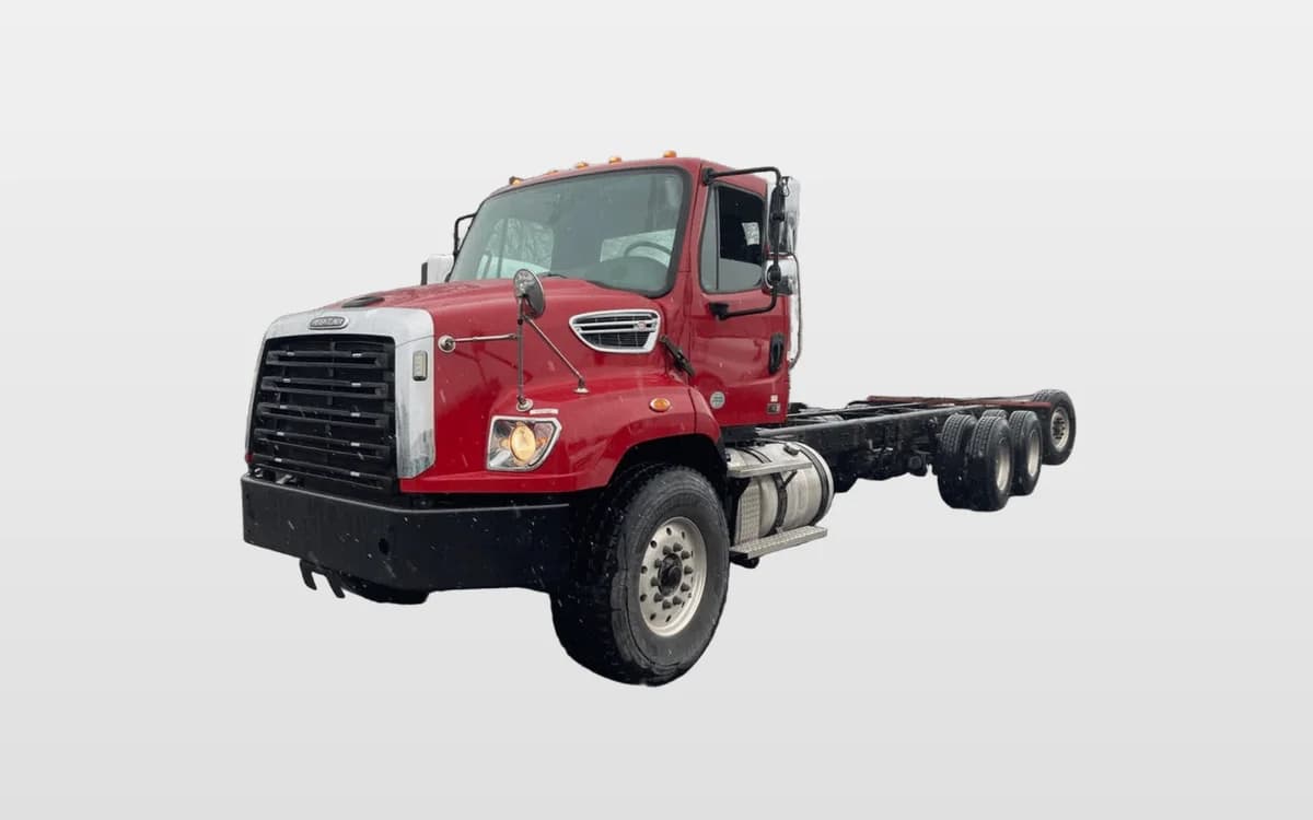 2019 Freightliner 114SD — photo 1