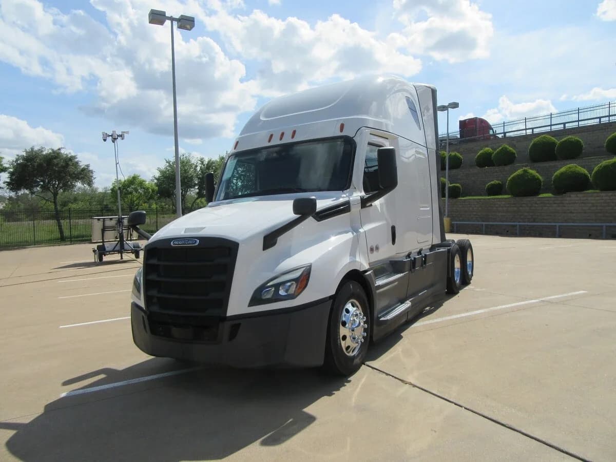 2025 Freightliner Cascadia