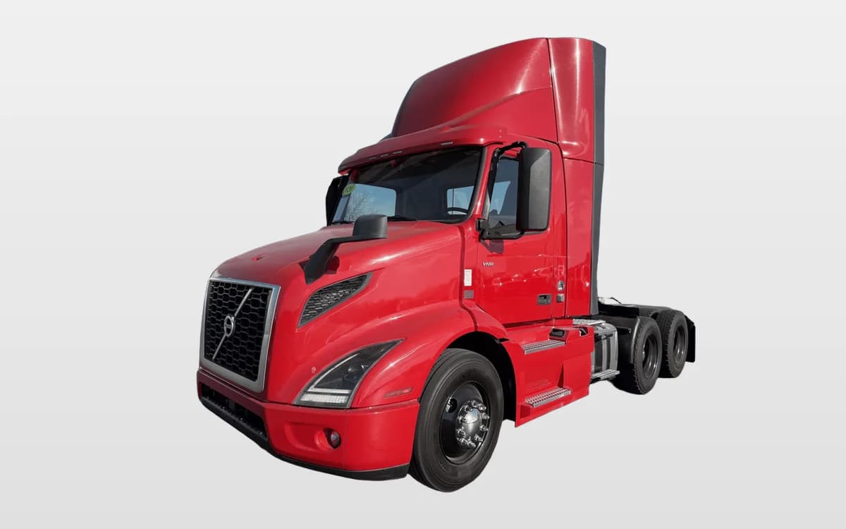 2020 Volvo VNR 640 — photo 1