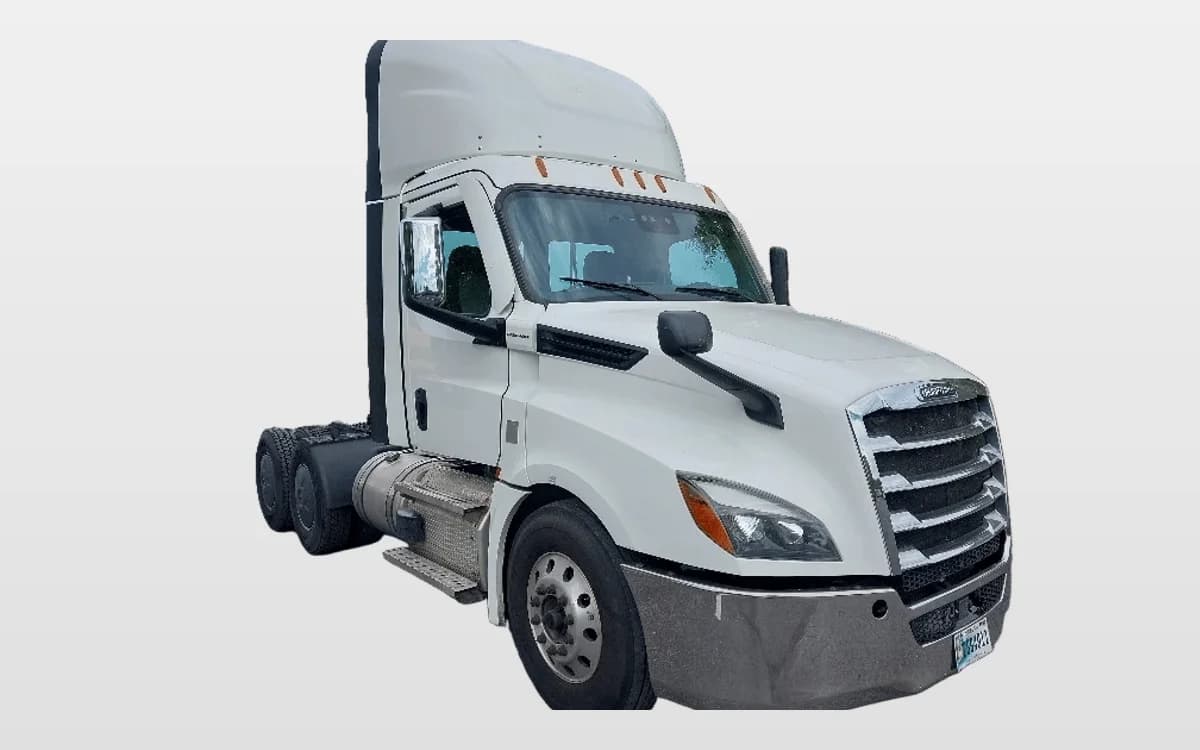 2020 Freightliner Cascadia — photo 1