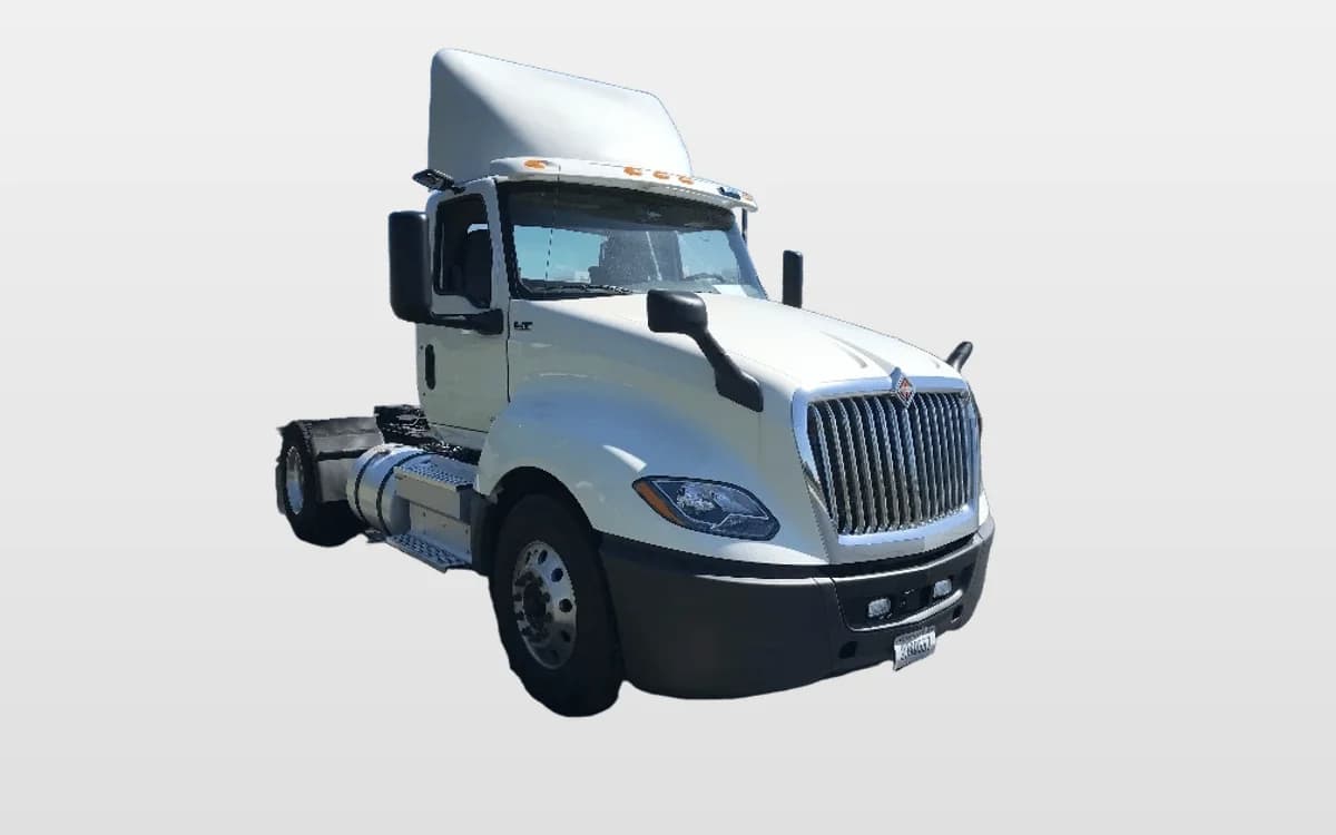 2020 International LT — photo 1