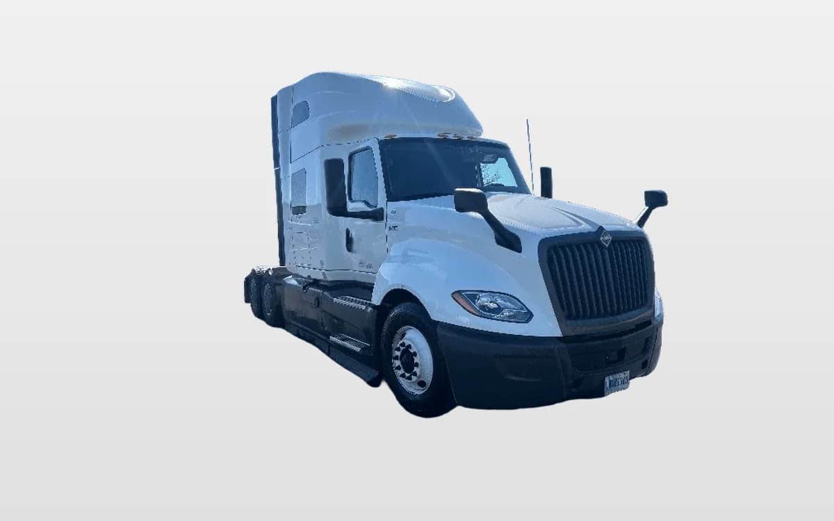 2023 International LT — photo 1