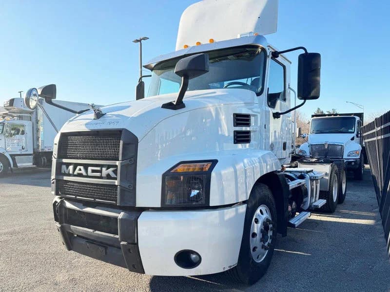 2022 Mack Anthem