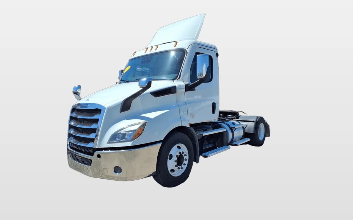 2020 Freightliner Cascadia — photo 1