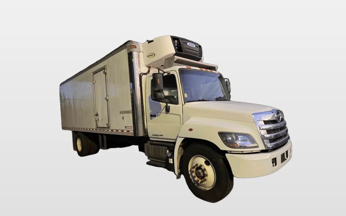 2016 Hino 268 — photo 1