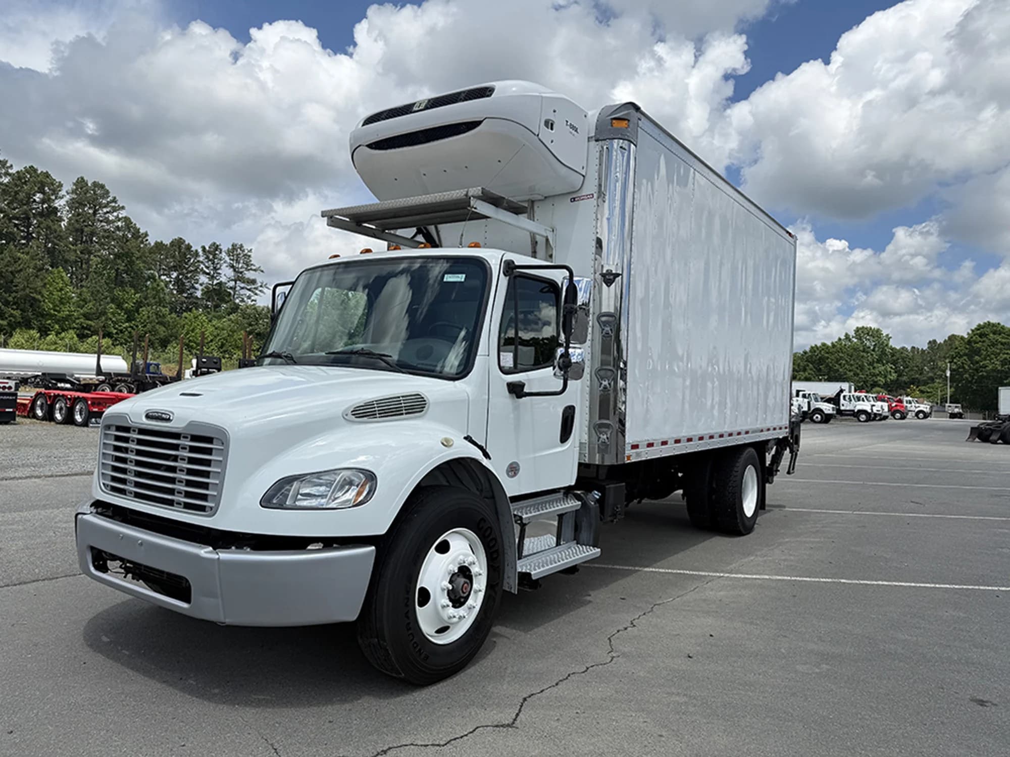 2017 Freightliner M2 106