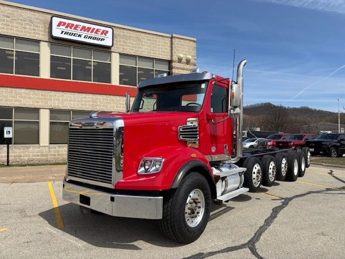 2021 Freightliner 122SD