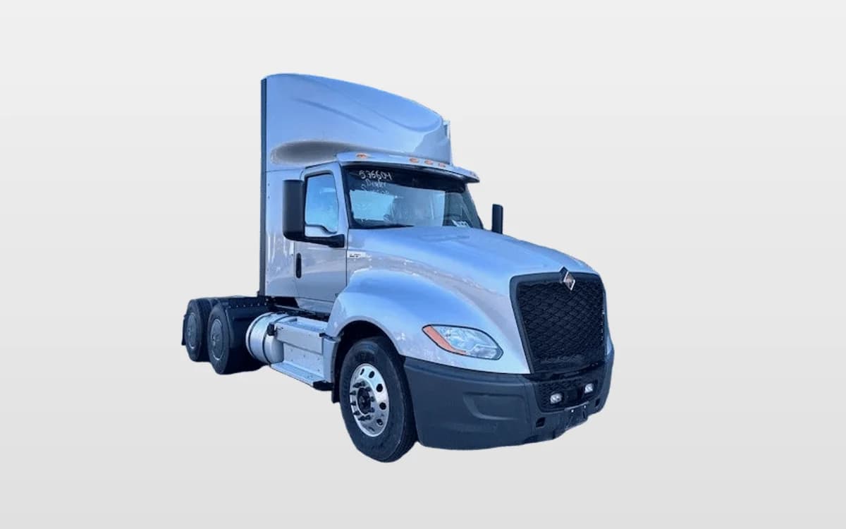 2025 International LT — photo 1