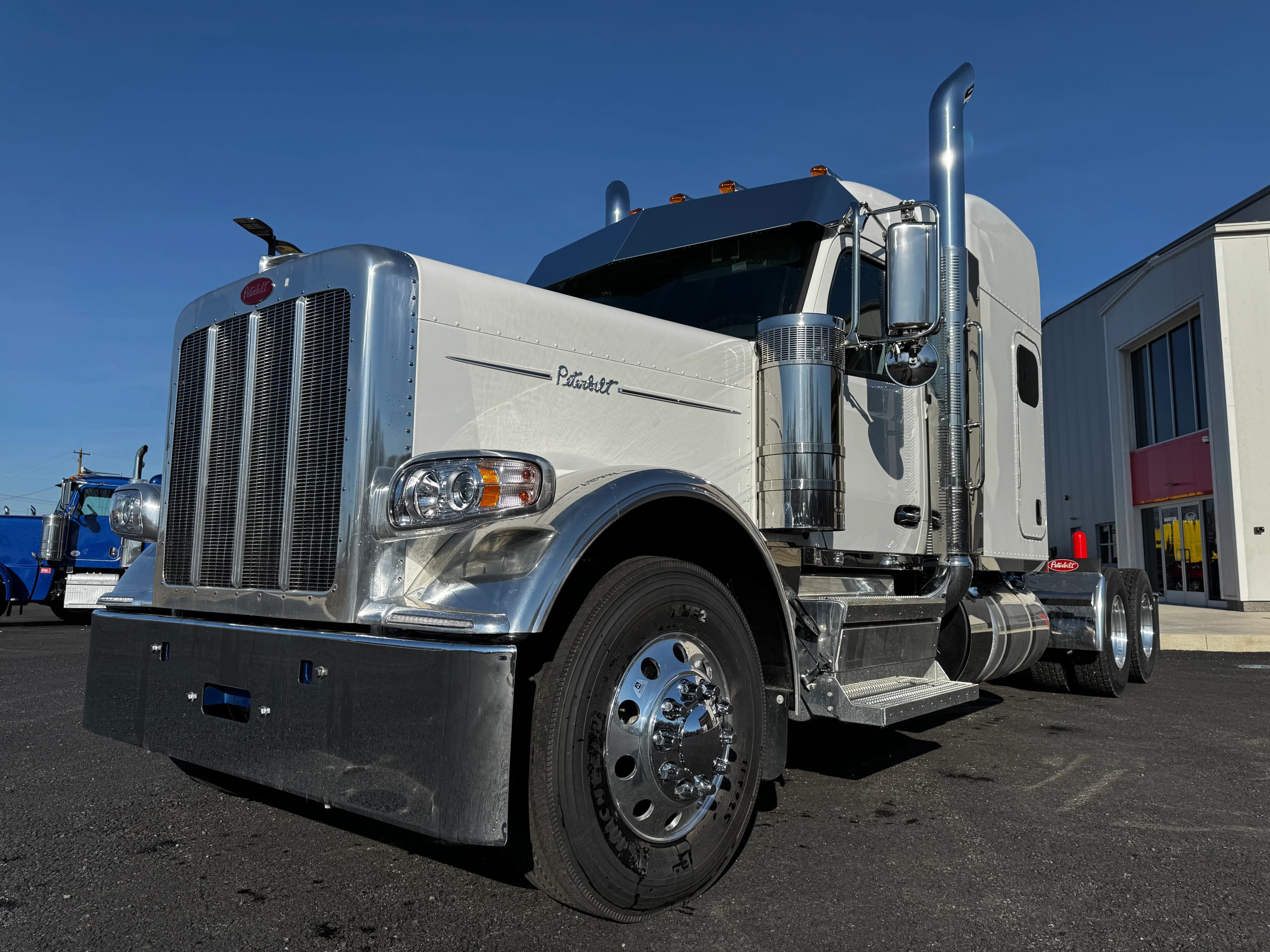 2025 Peterbilt 589