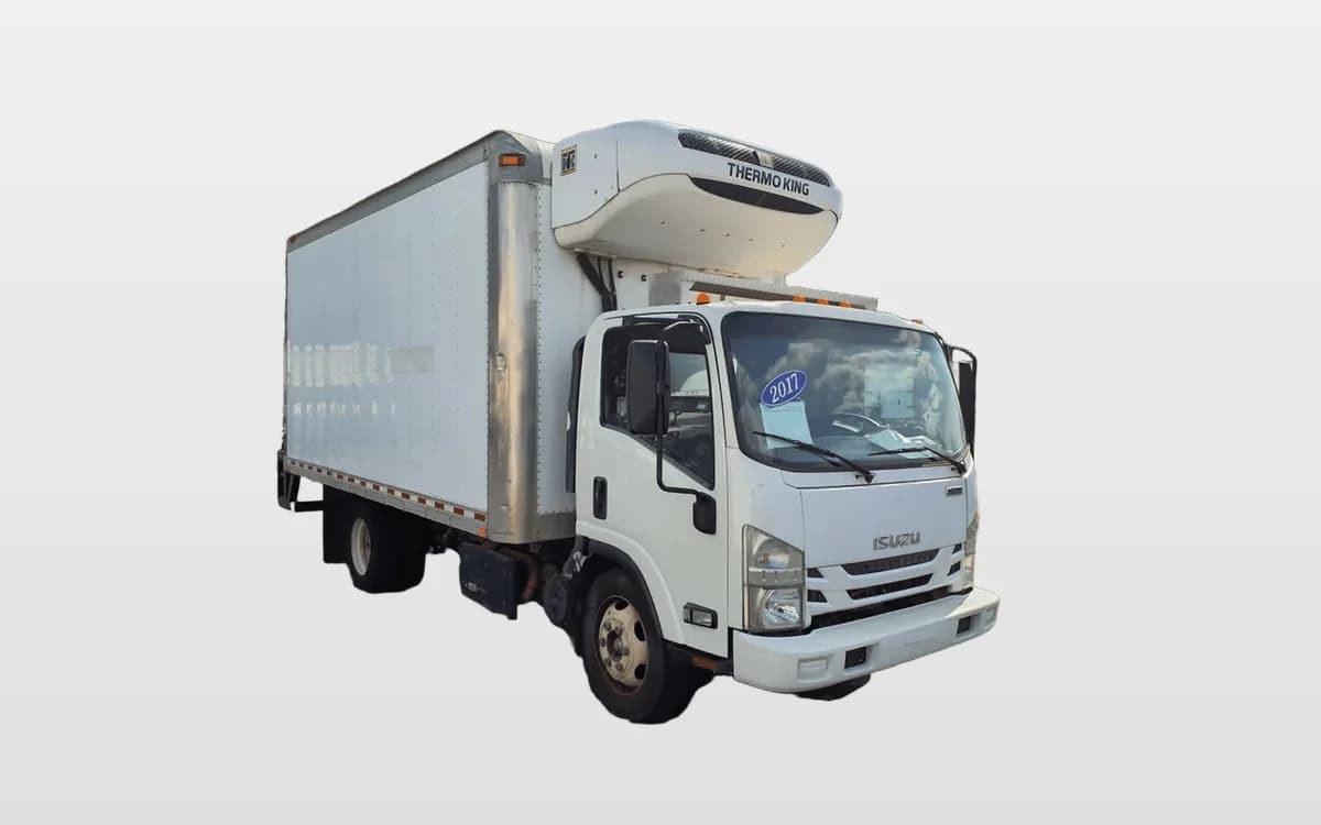 2017 Isuzu NQR — photo 1