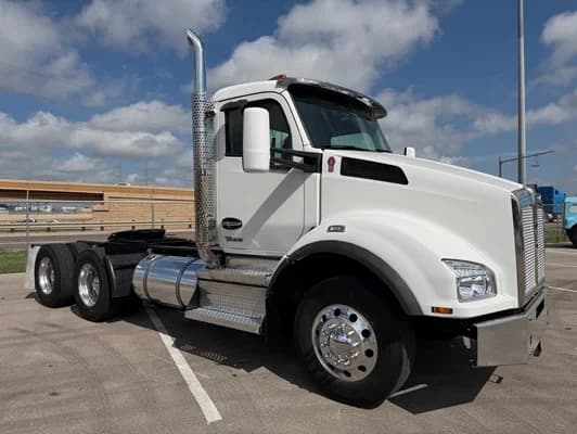 2024 Kenworth T880