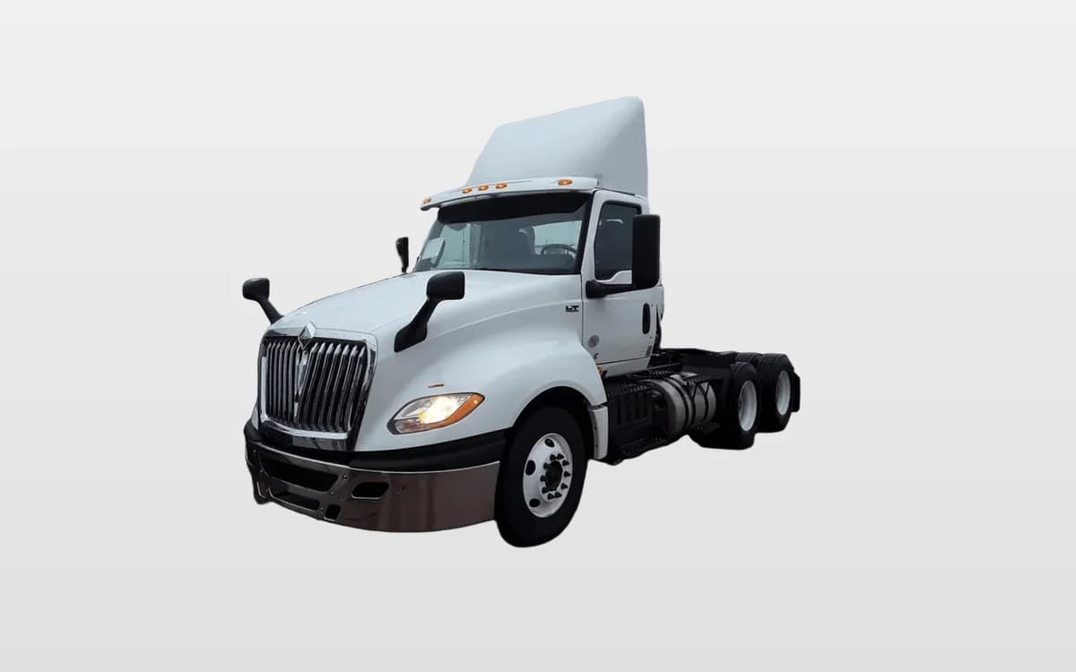 2019 International LT — photo 1