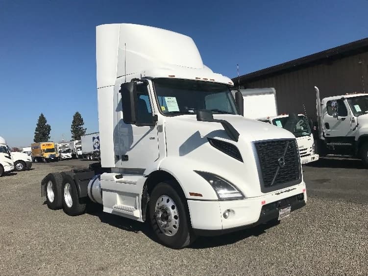 2020 Volvo VNR 640