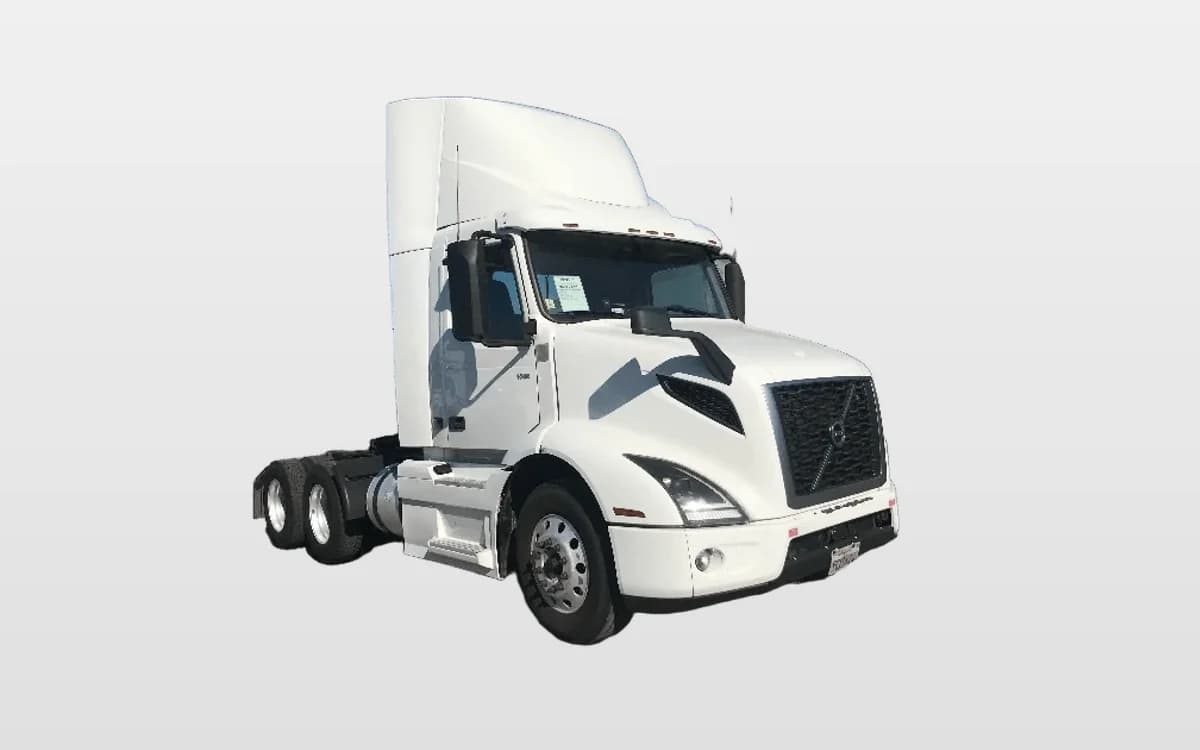2020 Volvo VNR 640 — photo 1