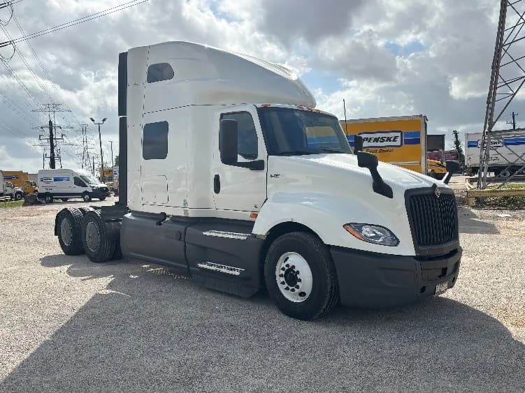 2023 International LT