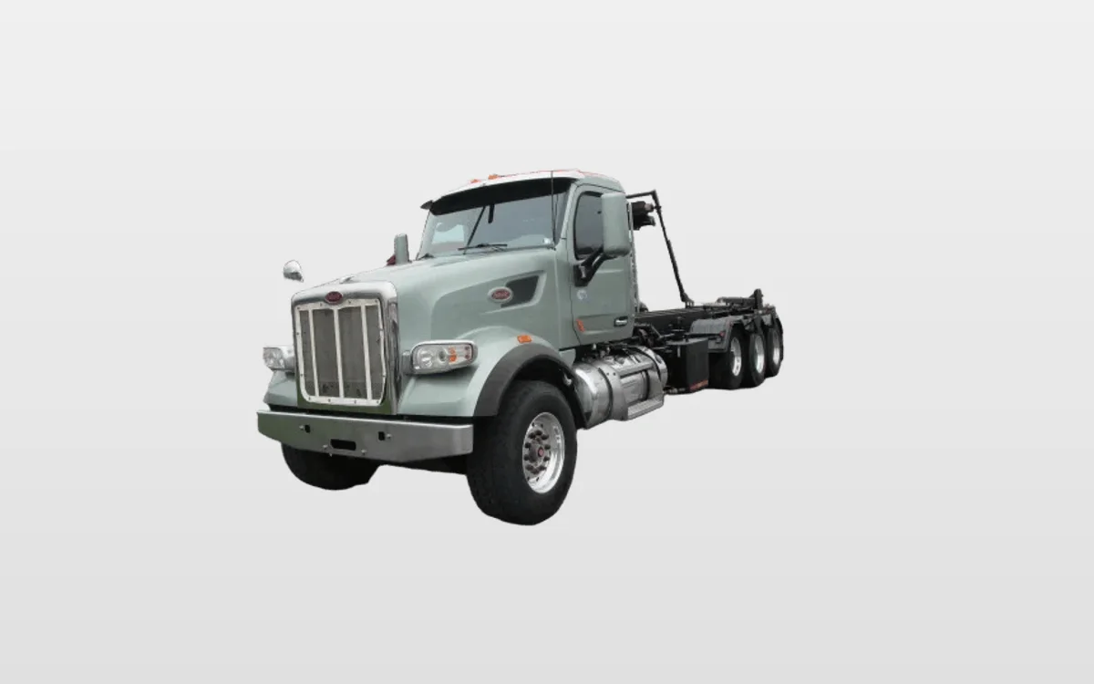 2020 Peterbilt 567 — photo 1