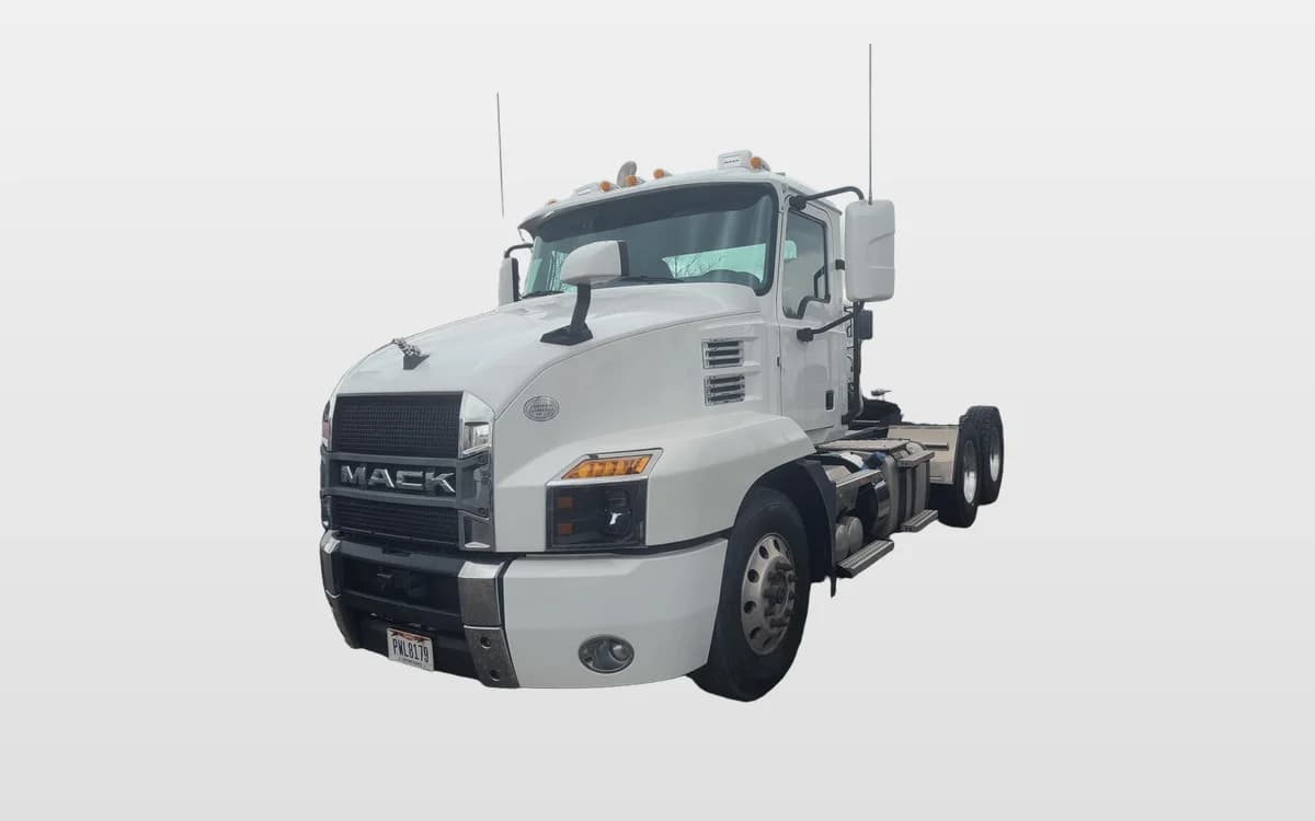 2020 Mack Anthem — photo 1