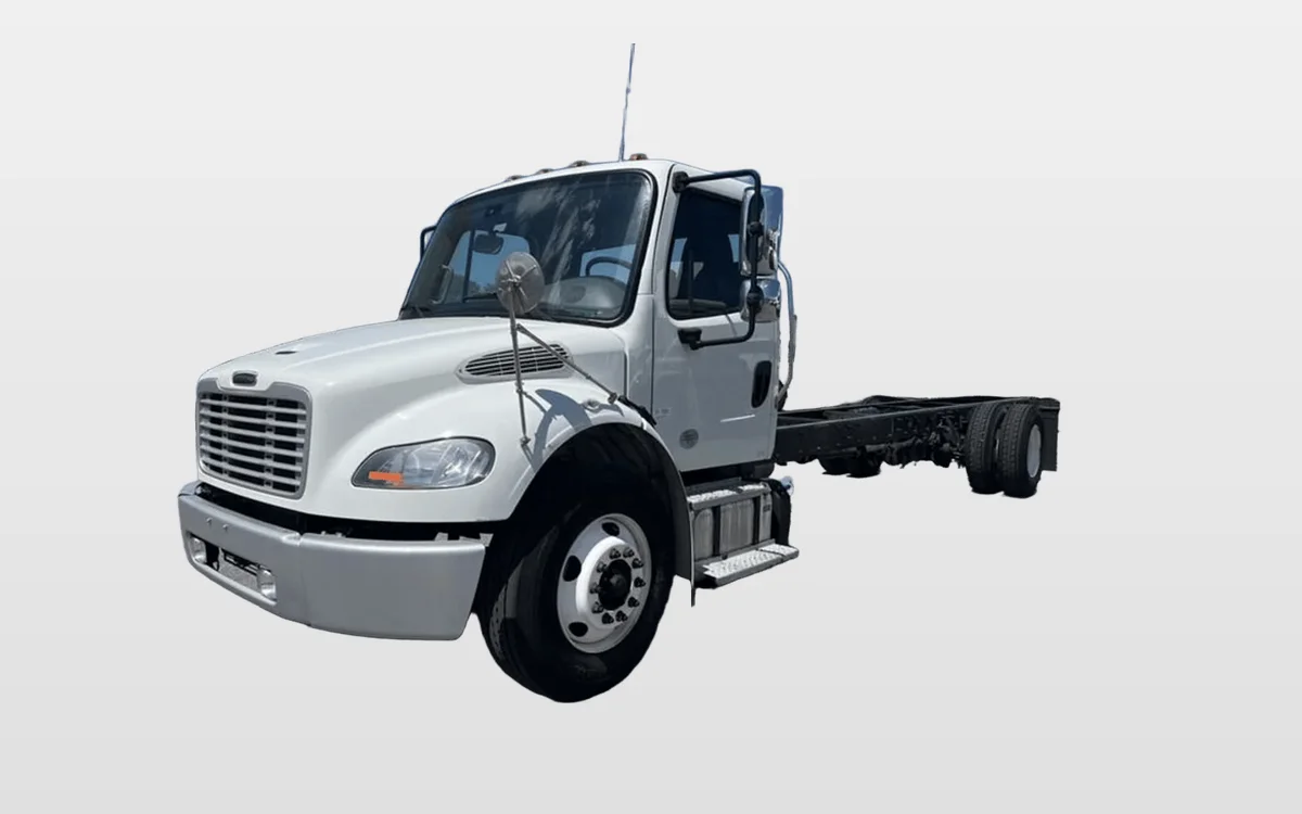 2020 Freightliner M2 106 — photo 1