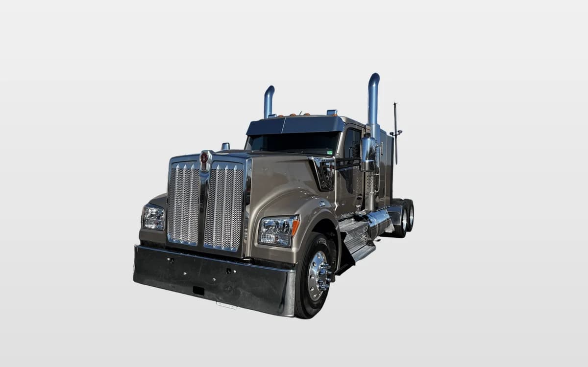 2025 Kenworth W990 — photo 1