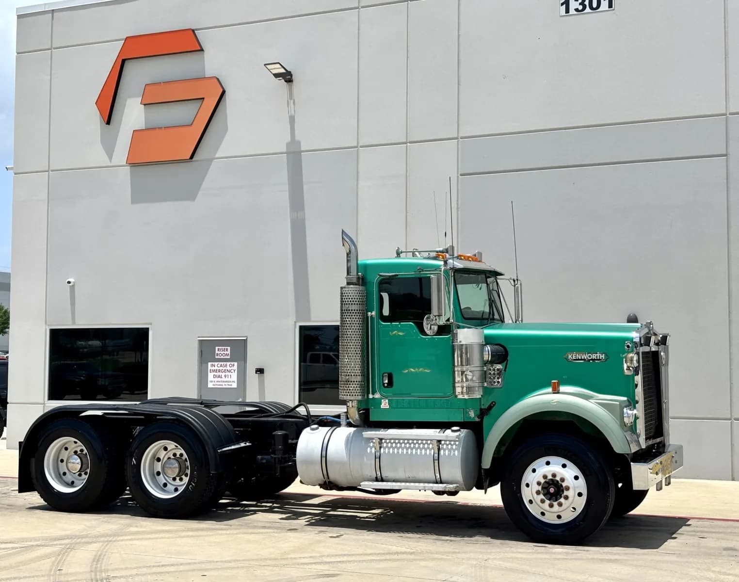 2003 Kenworth W900