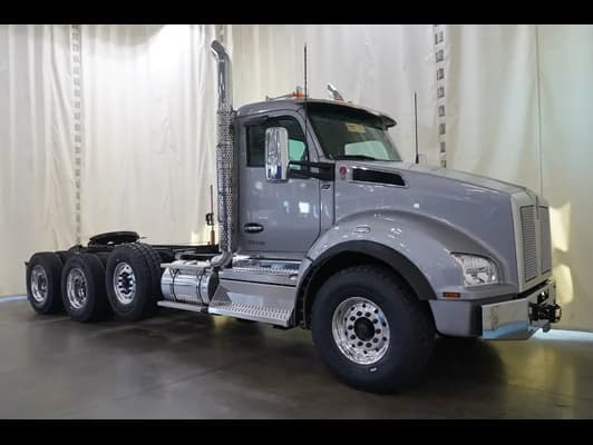 2027 Kenworth T880