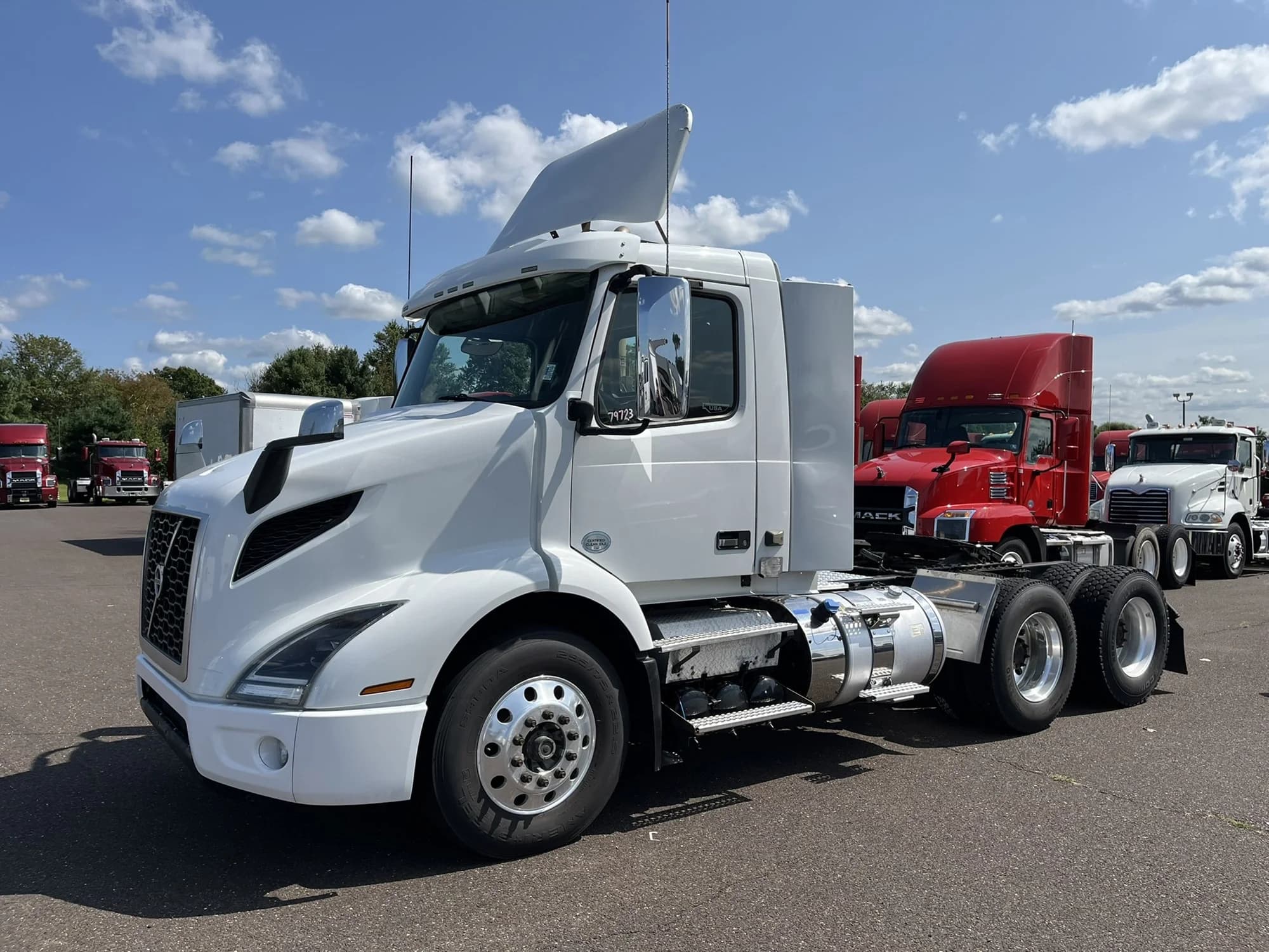 2019 Volvo VNR 640