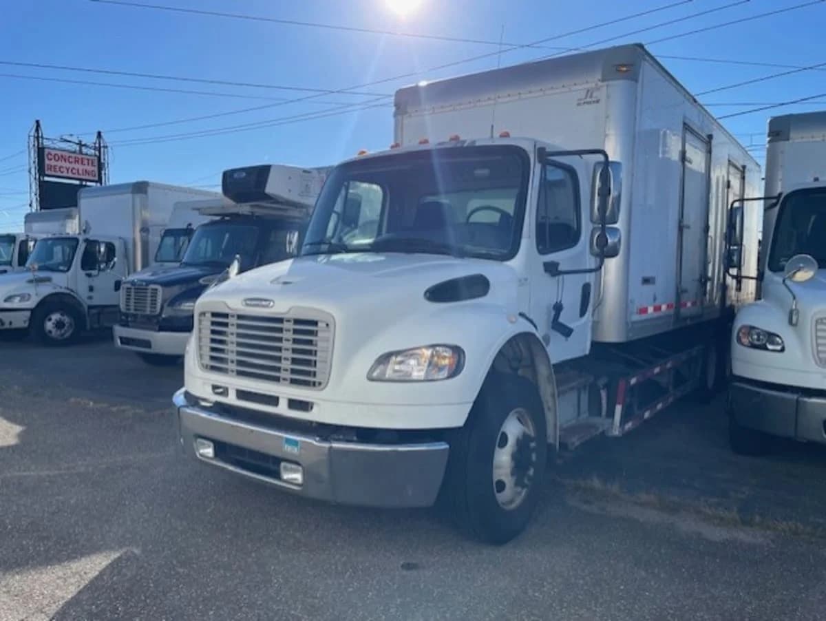 2017 Freightliner M2 106