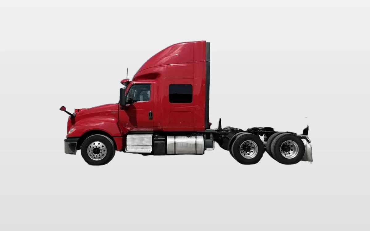 2021 International LT — photo 1