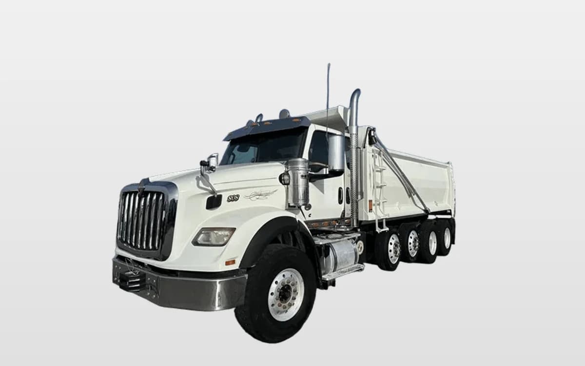 2022 International HX — photo 1