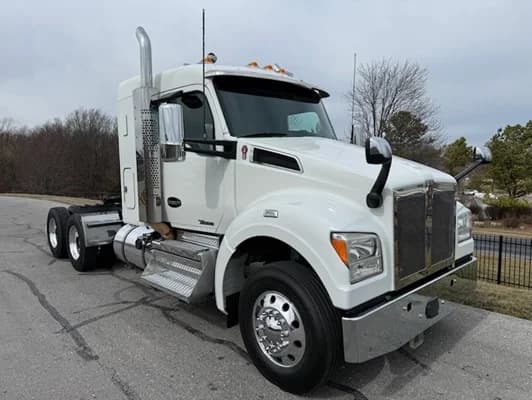 2022 Kenworth T880