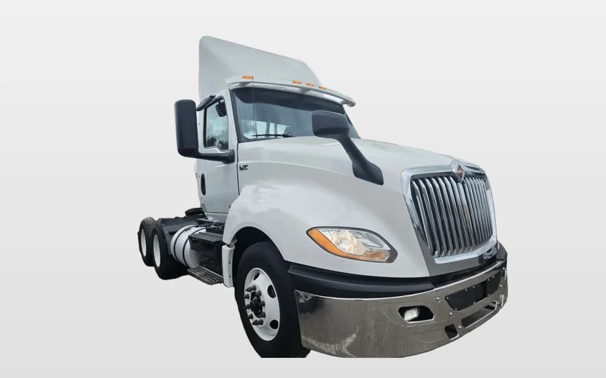 2019 International LT — photo 1