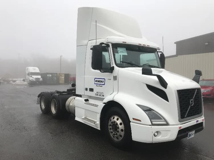 2020 Volvo VNR 640