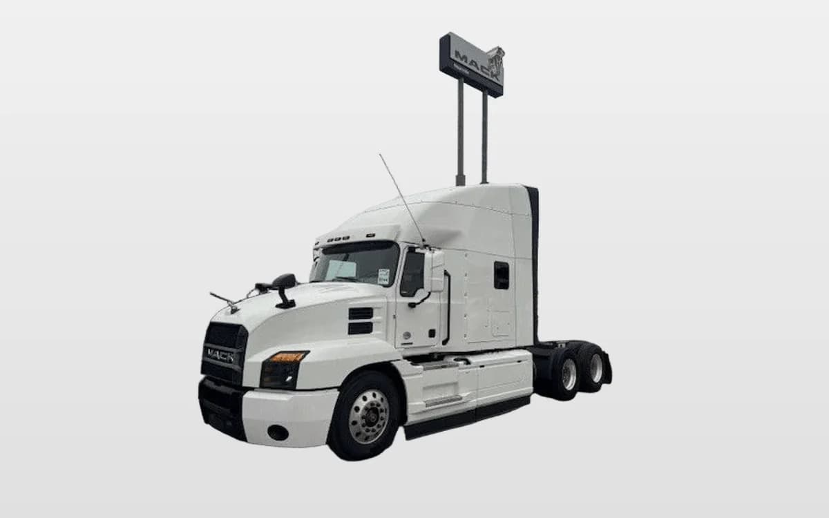 2020 Mack Anthem — photo 1