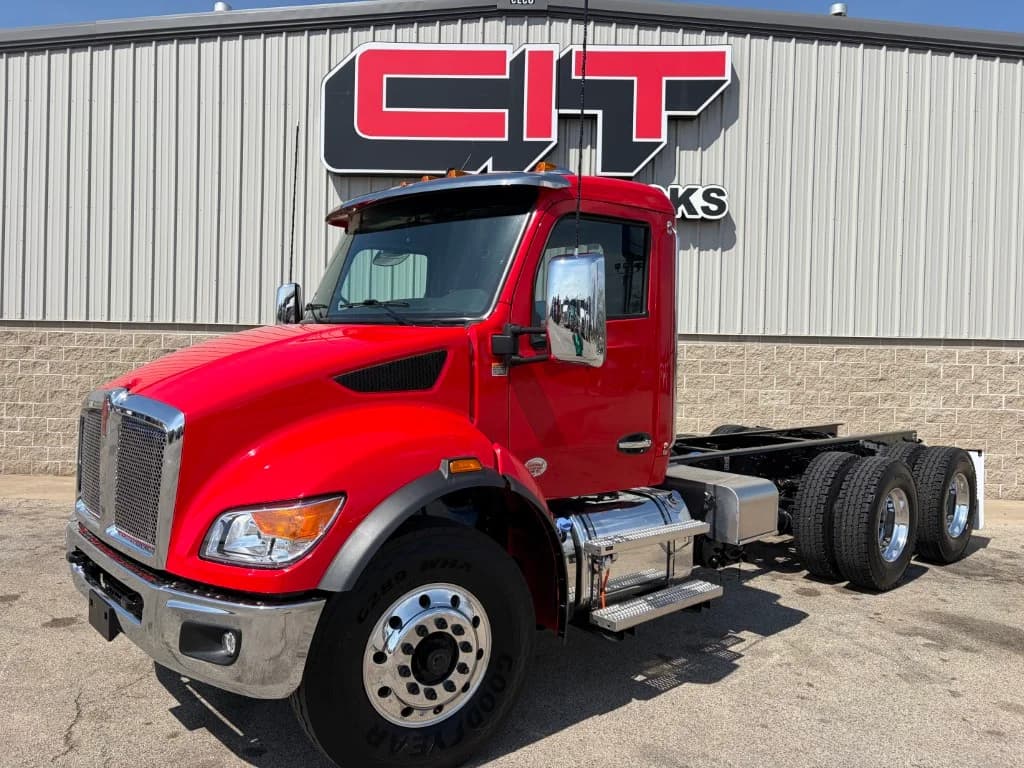 2027 Kenworth T480