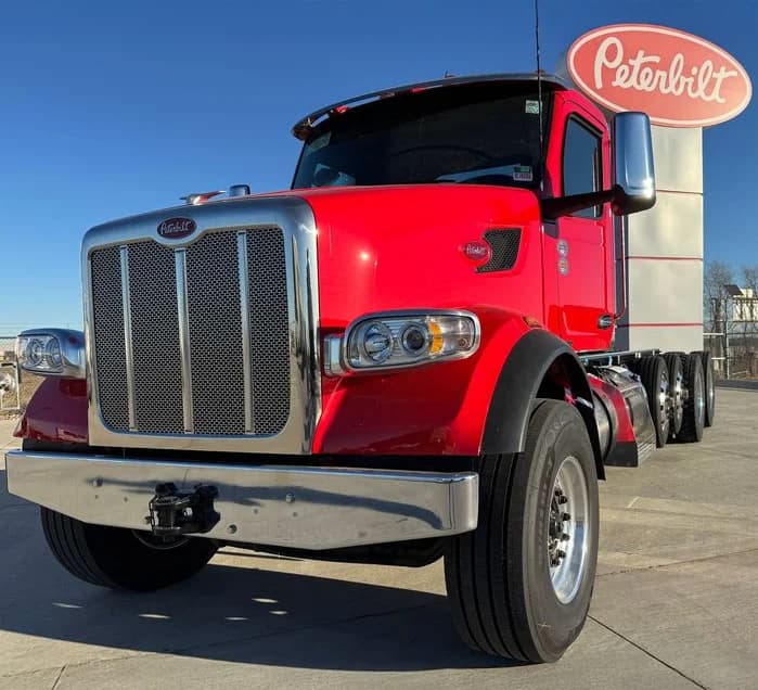 2025 Peterbilt 567