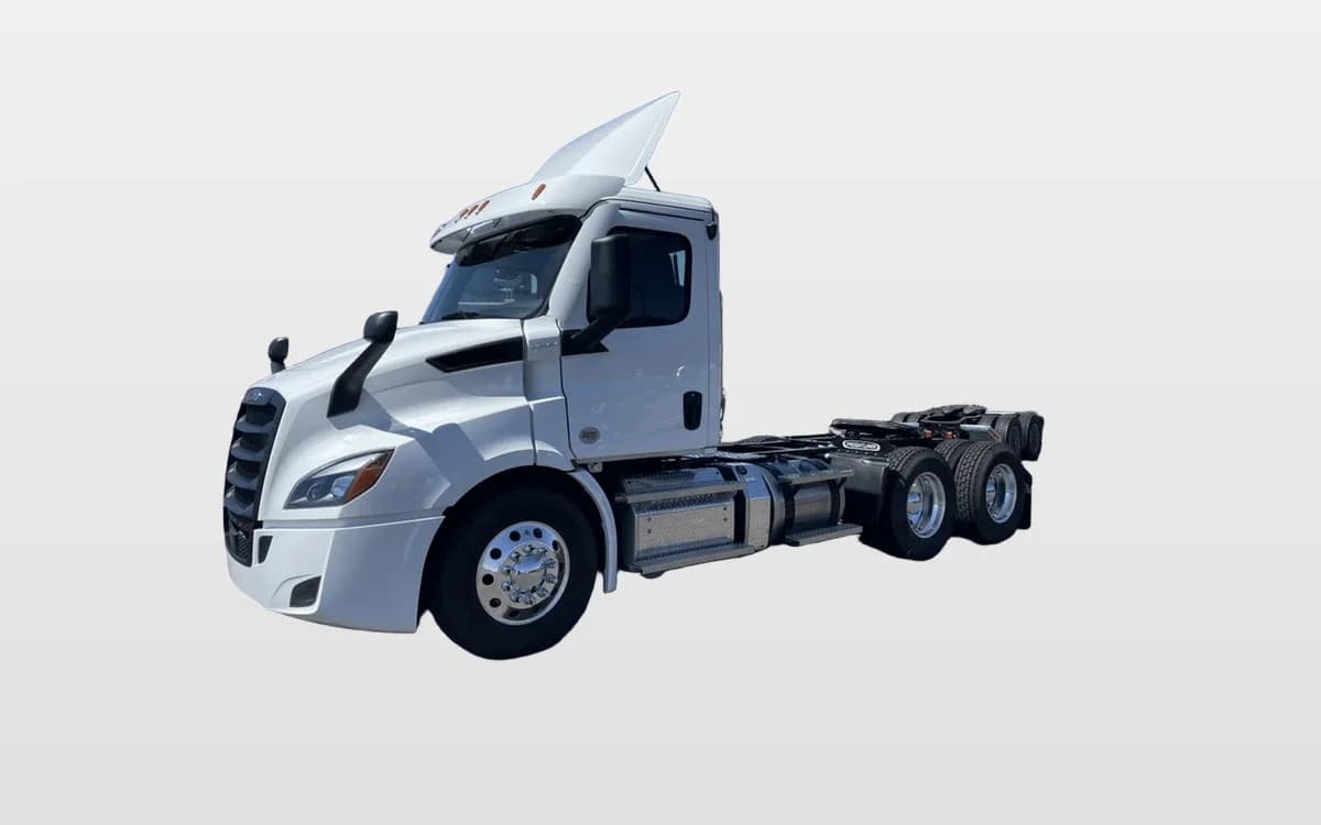 2025 Freightliner Cascadia — photo 1