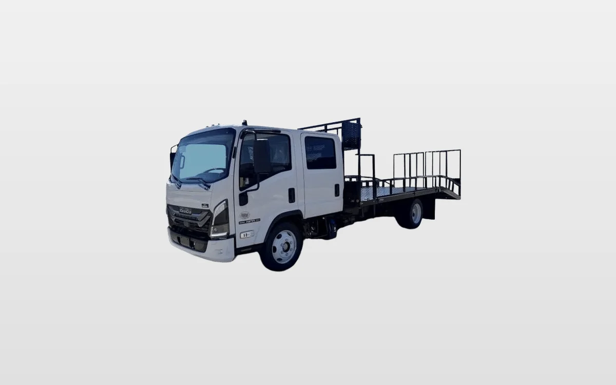 2026 Isuzu NPR — photo 1