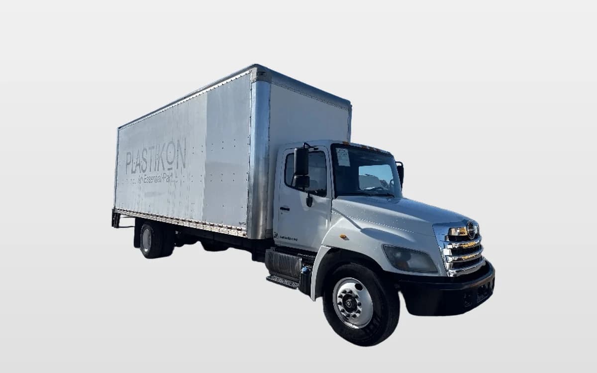 2017 Hino 338 — photo 1