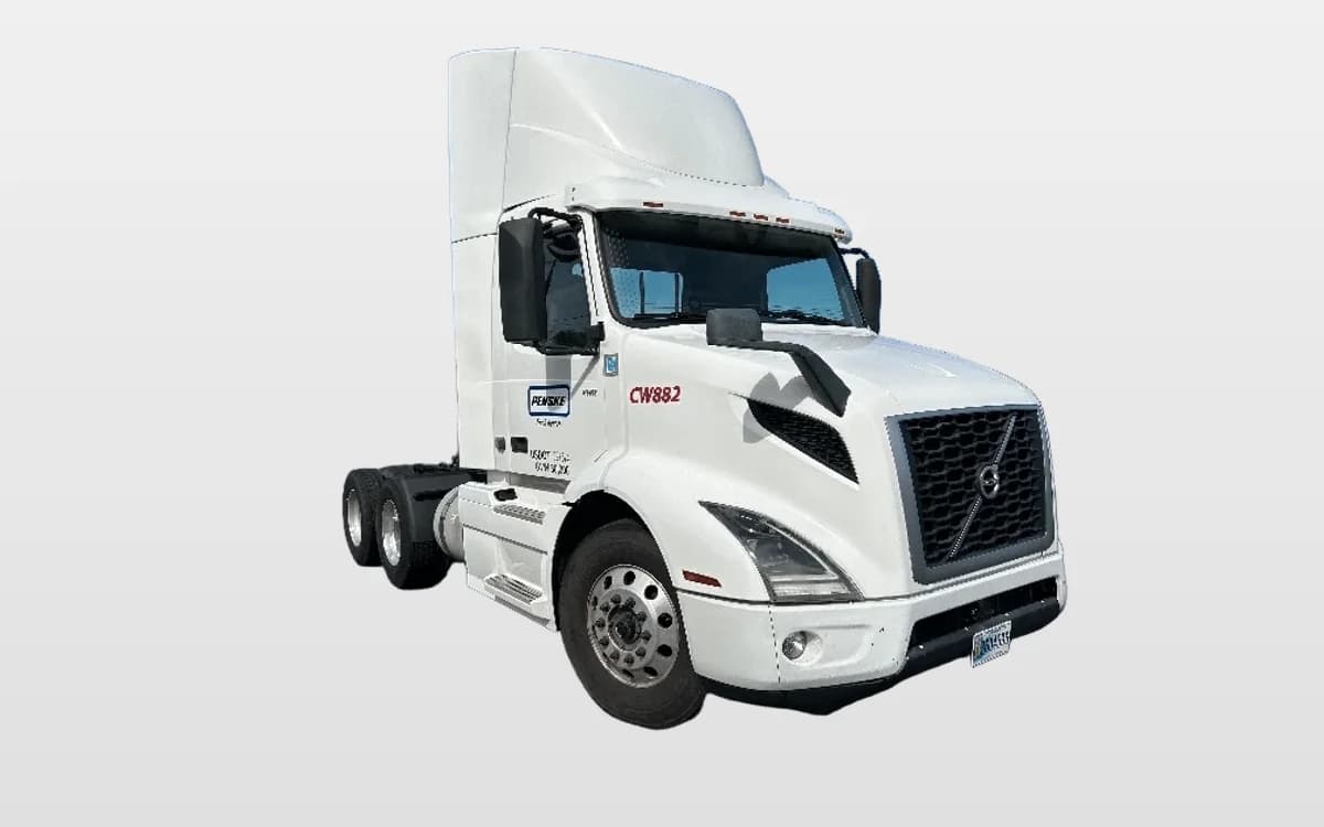 2020 Volvo VNR 640 — photo 1