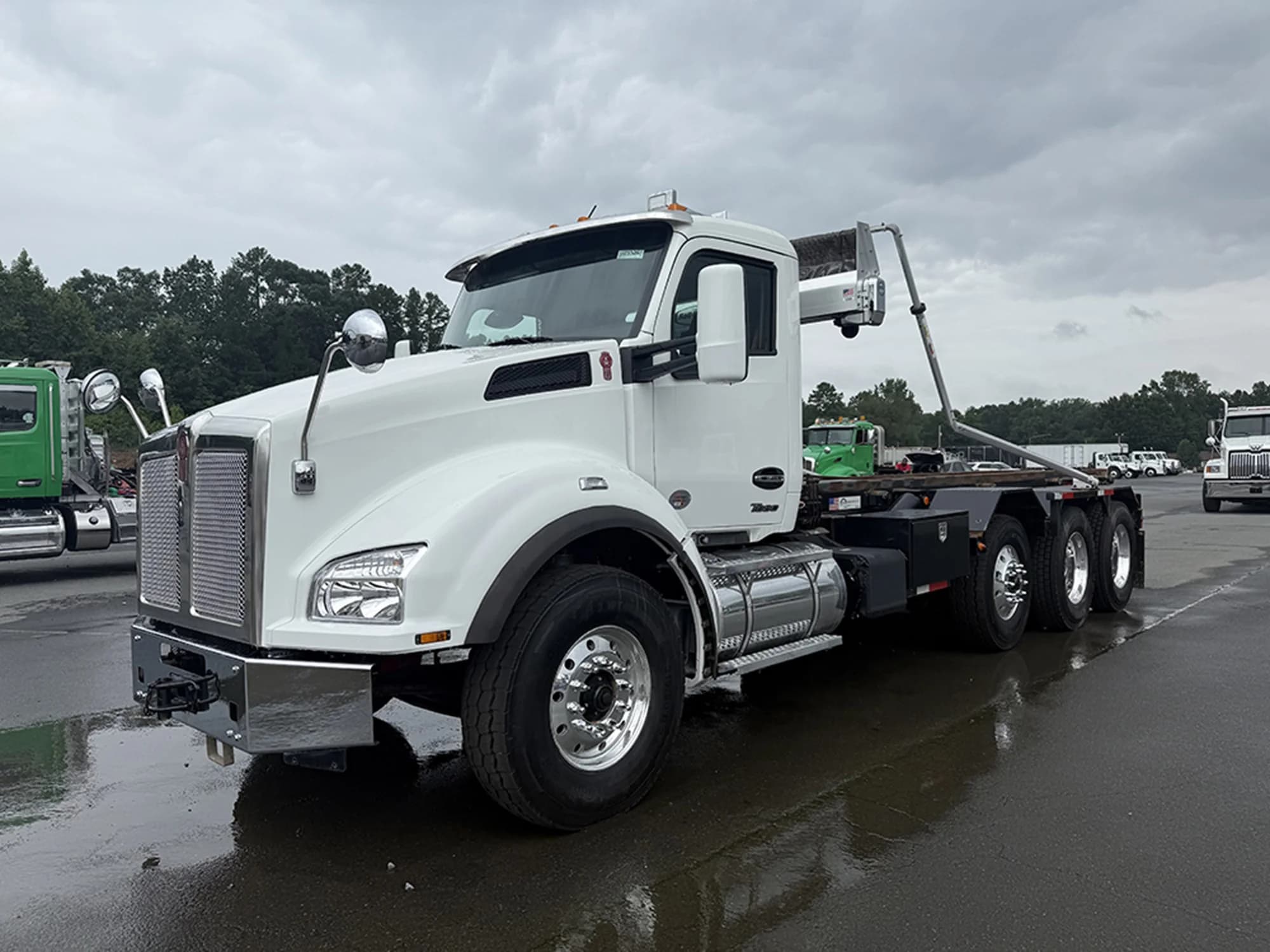2024 Kenworth T880