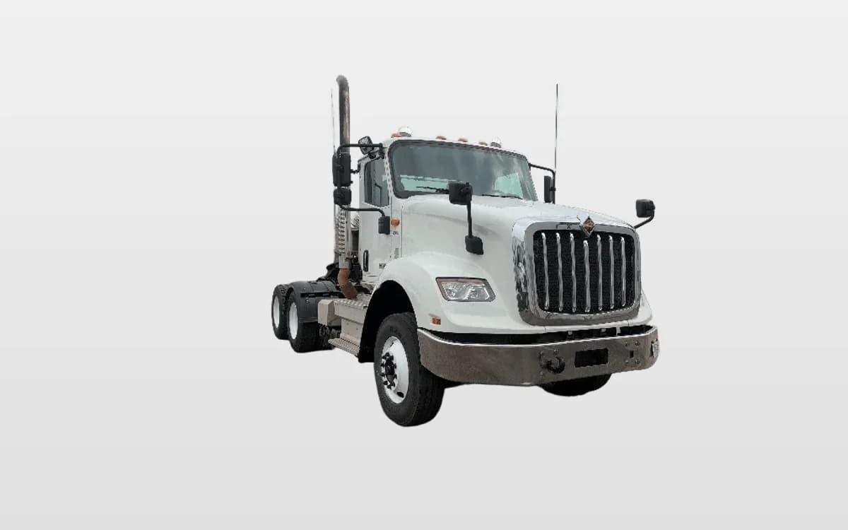 2021 International HX — photo 1