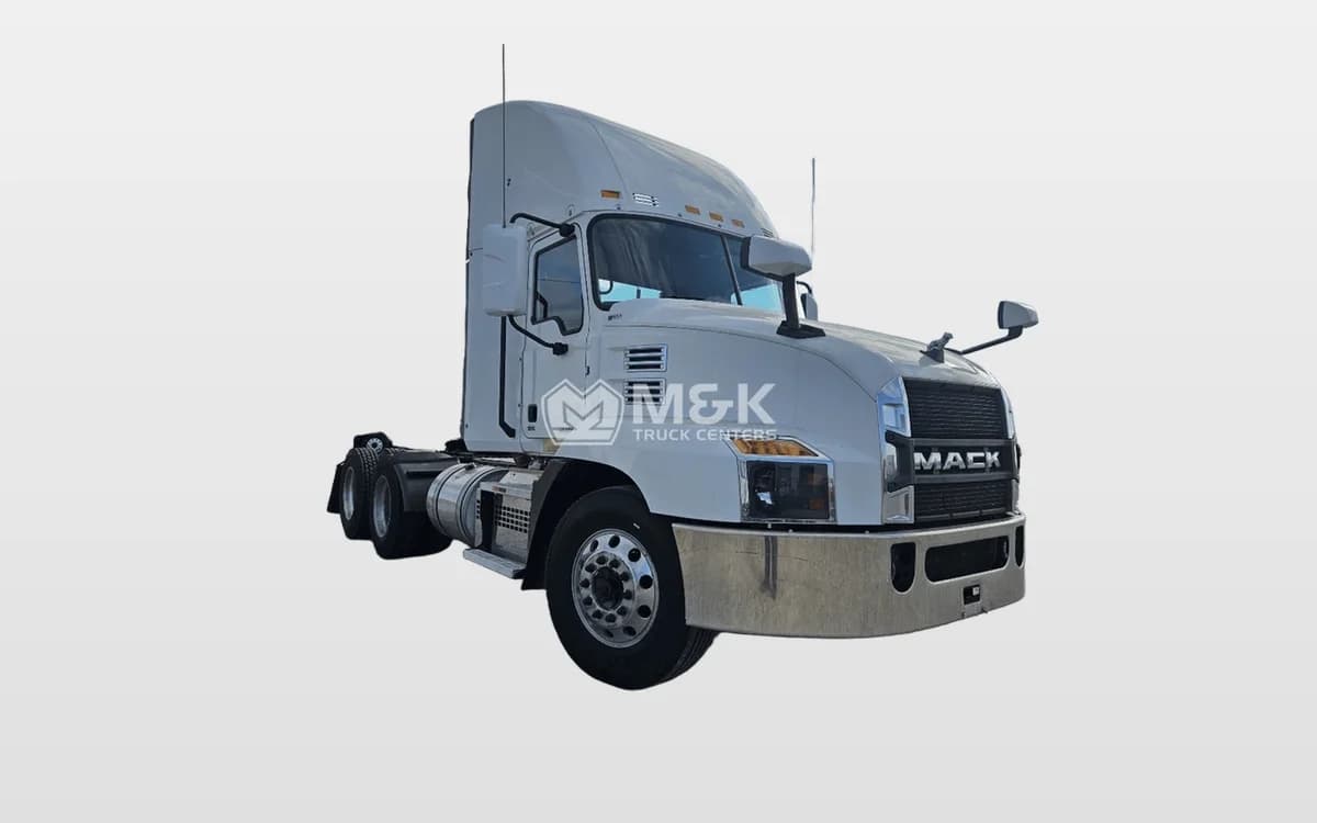 2022 Mack Anthem — photo 1