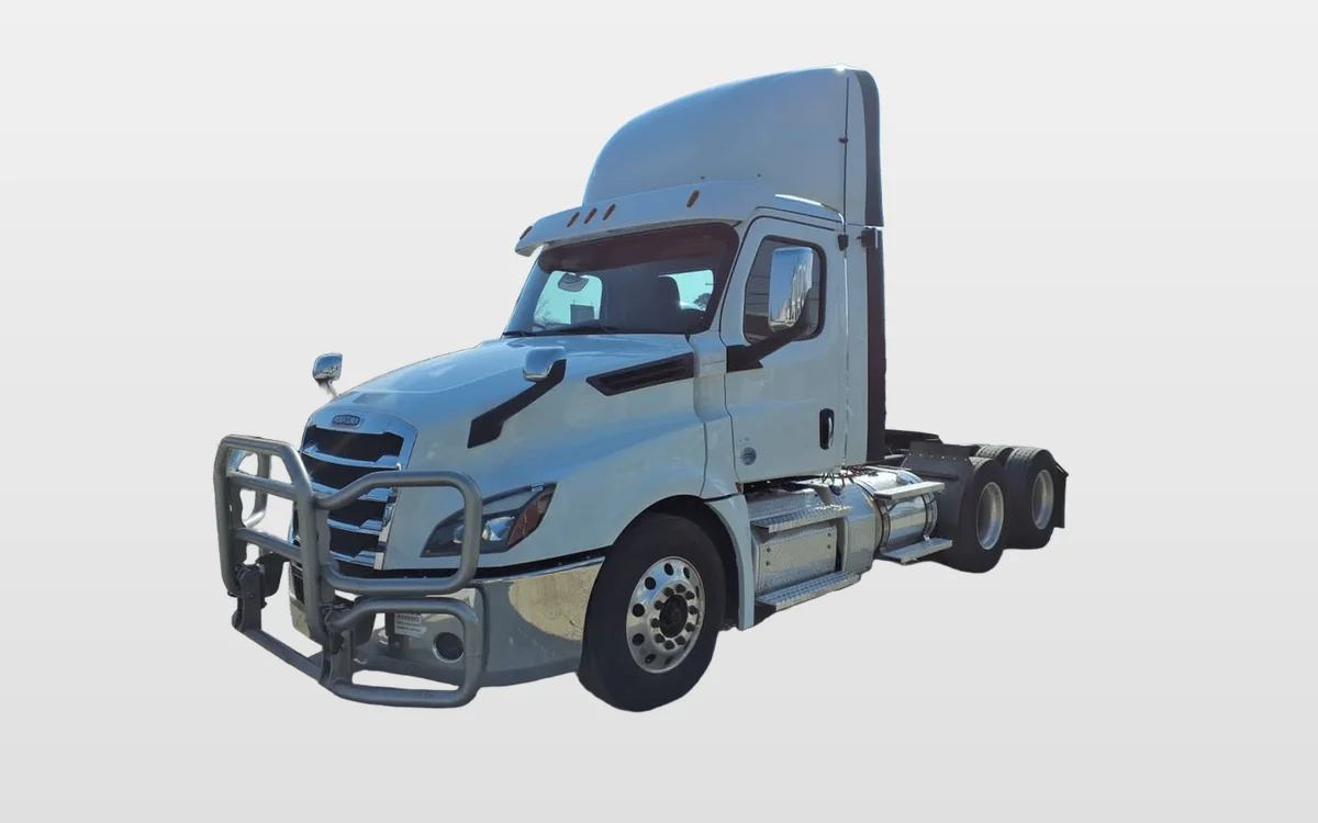 2020 Freightliner Cascadia — photo 1